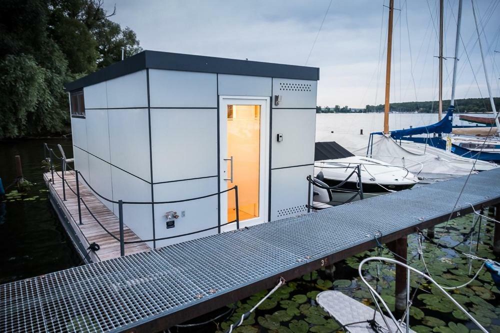 Das Kleine Hausboot Am Wannsee *