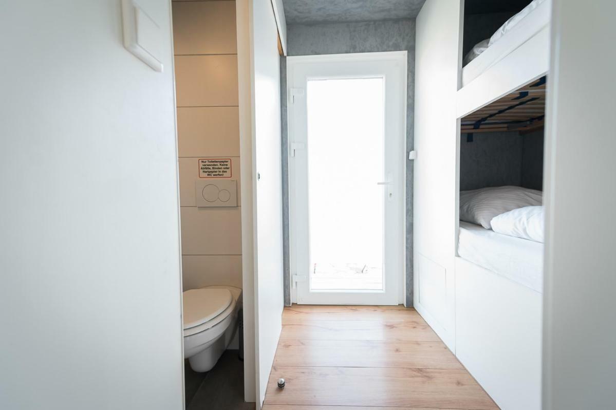 Das Kleine Hausboot Am Wannsee Botel Berlino