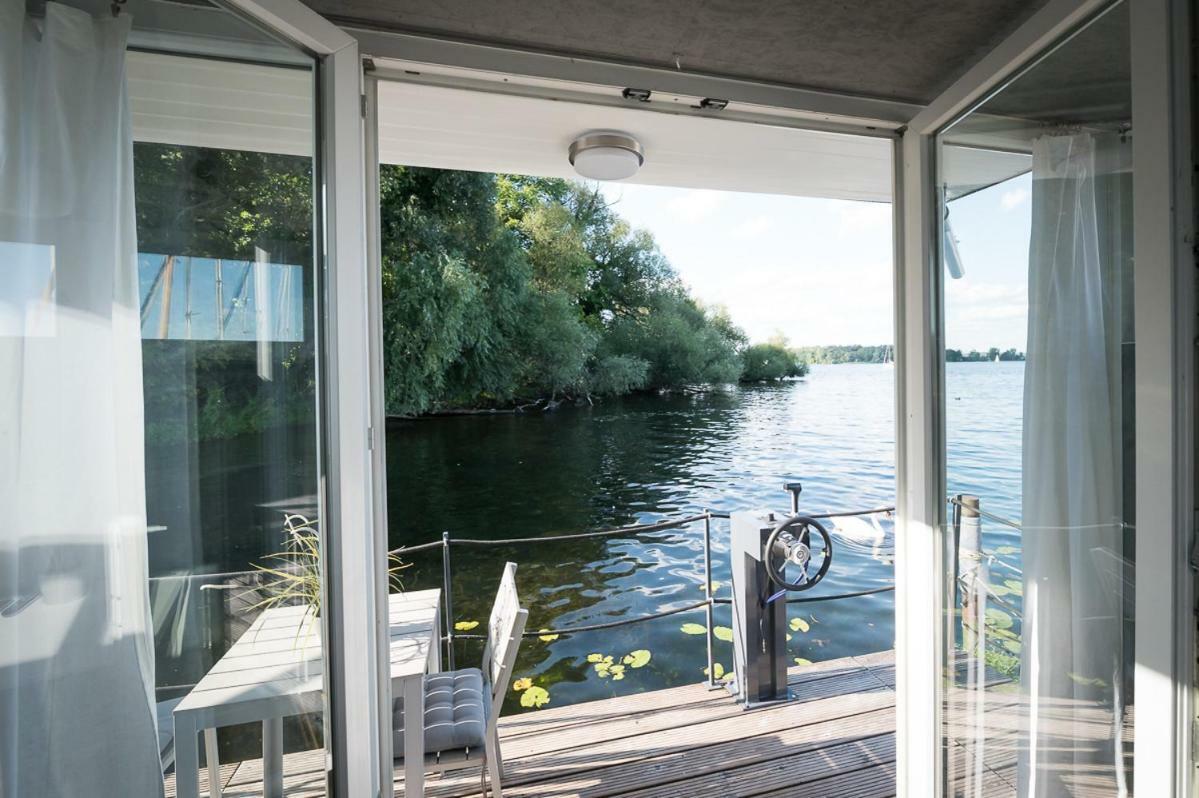 Das Kleine Hausboot Am Wannsee Botel Berlino